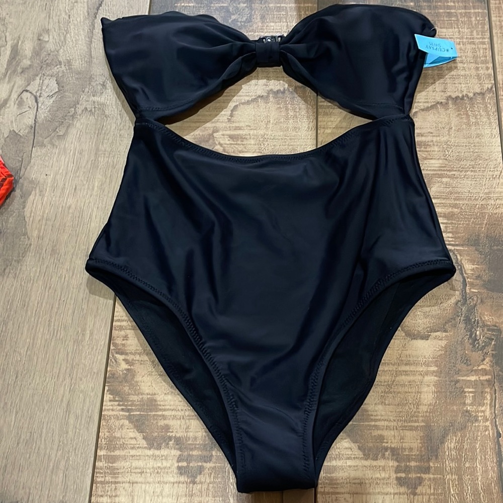 Black cupshe suit. Cheeky gal